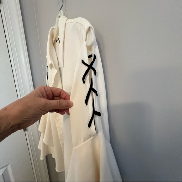 Chico’s Black Label Cream Blouse-Chico Size 2 (regular size=12) - Picture 4 of 7